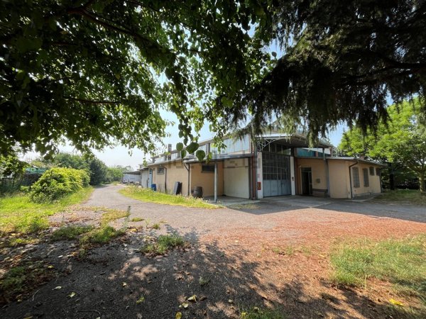 capannone in vendita a Miradolo Terme