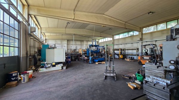 capannone in vendita a Miradolo Terme