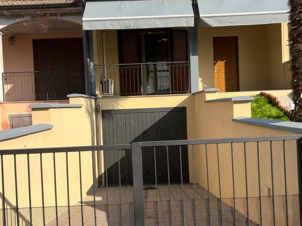 casa indipendente in vendita a Miradolo Terme in zona Camporinaldo