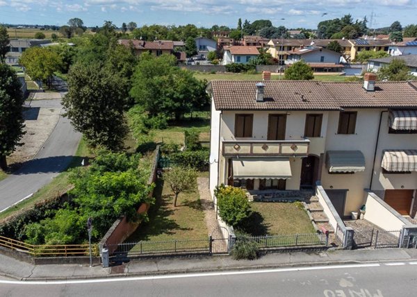 casa indipendente in vendita a Miradolo Terme