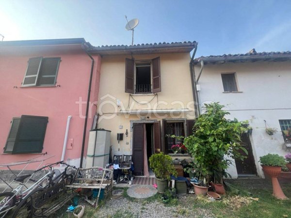 casa indipendente in vendita a Miradolo Terme in zona Camporinaldo