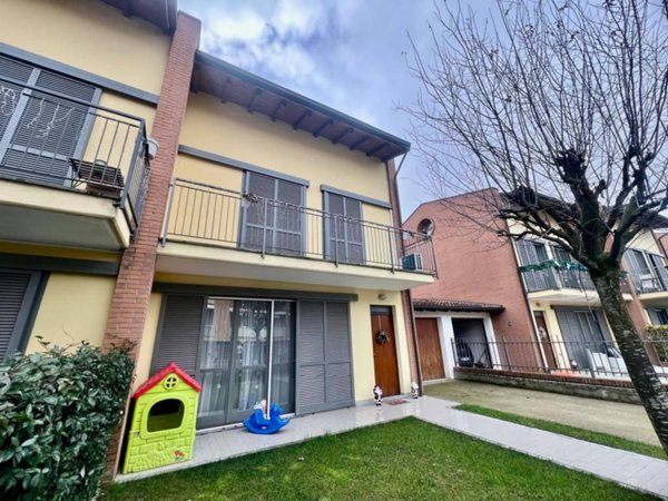 casa indipendente in vendita a Miradolo Terme