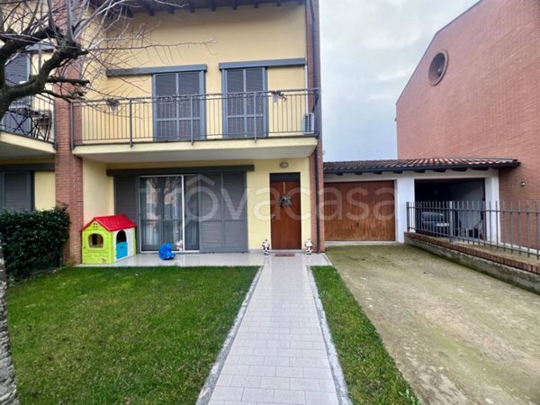 casa indipendente in vendita a Miradolo Terme