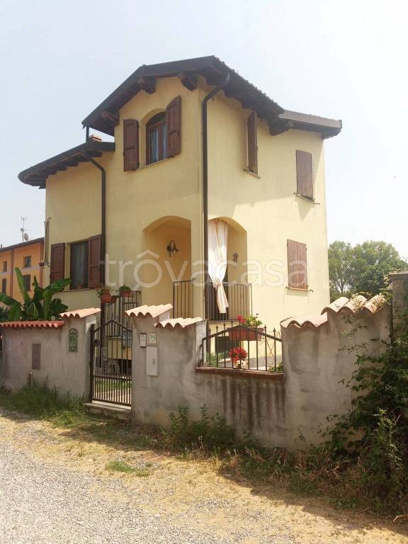 casa indipendente in vendita a Miradolo Terme in zona Camporinaldo