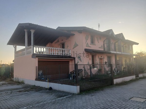 casa indipendente in vendita a Miradolo Terme in zona Camporinaldo