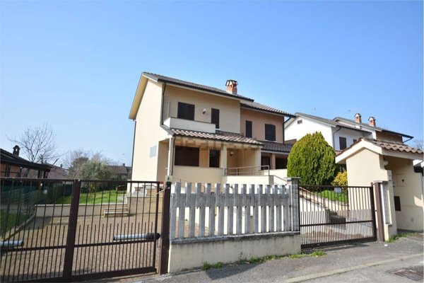 casa indipendente in vendita a Miradolo Terme