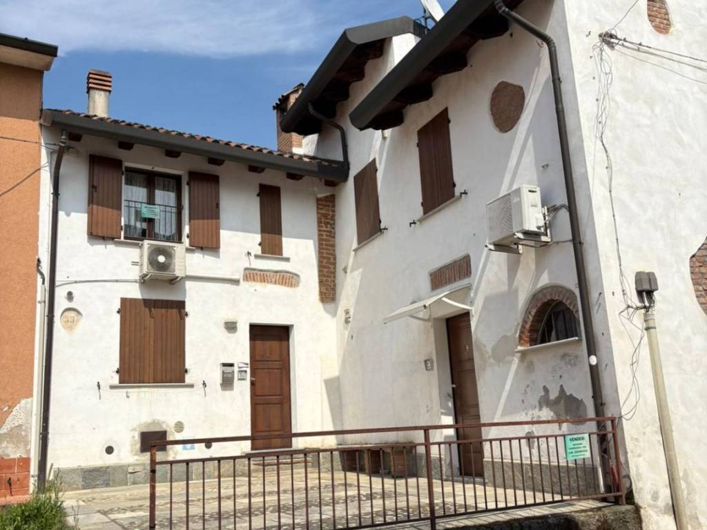 casa indipendente in vendita a Miradolo Terme