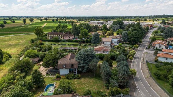 casa indipendente in vendita a Miradolo Terme