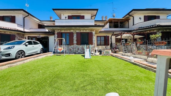 casa indipendente in vendita a Miradolo Terme