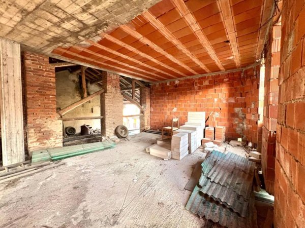 casa indipendente in vendita a Miradolo Terme