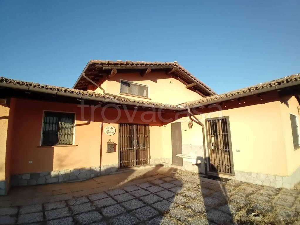 casa indipendente in vendita a Montalto Pavese