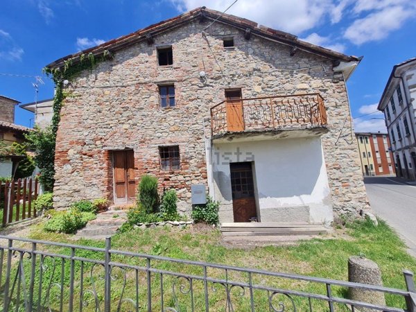 esavano in vendita a Montalto Pavese