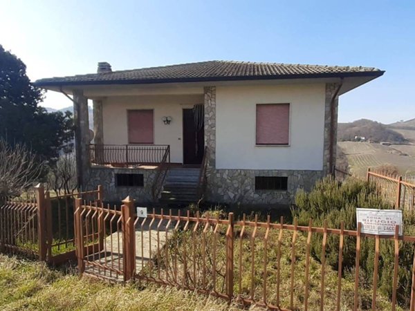 casa indipendente in vendita a Montalto Pavese