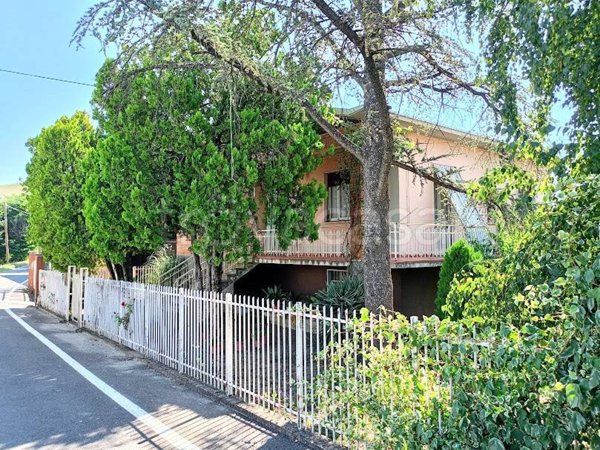 casa indipendente in vendita a Montalto Pavese in zona Molgheto