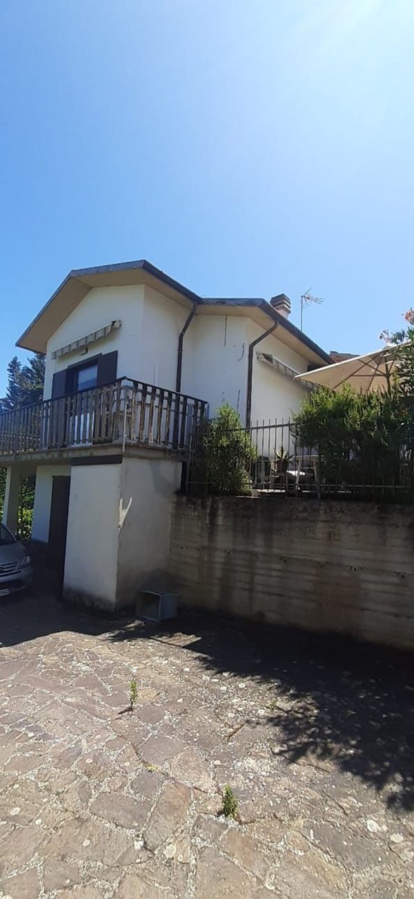 casa indipendente in vendita a Montalto Pavese