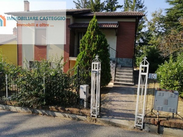 casa indipendente in vendita a Montalto Pavese