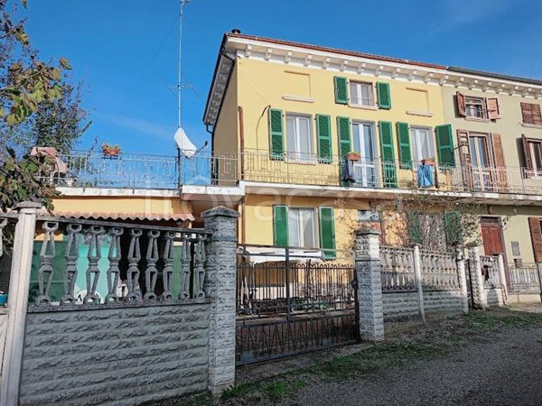 casa indipendente in vendita a Montalto Pavese in zona Cella