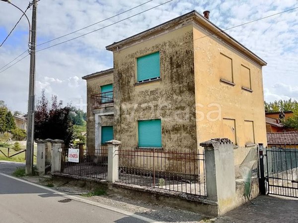 casa indipendente in vendita a Montalto Pavese