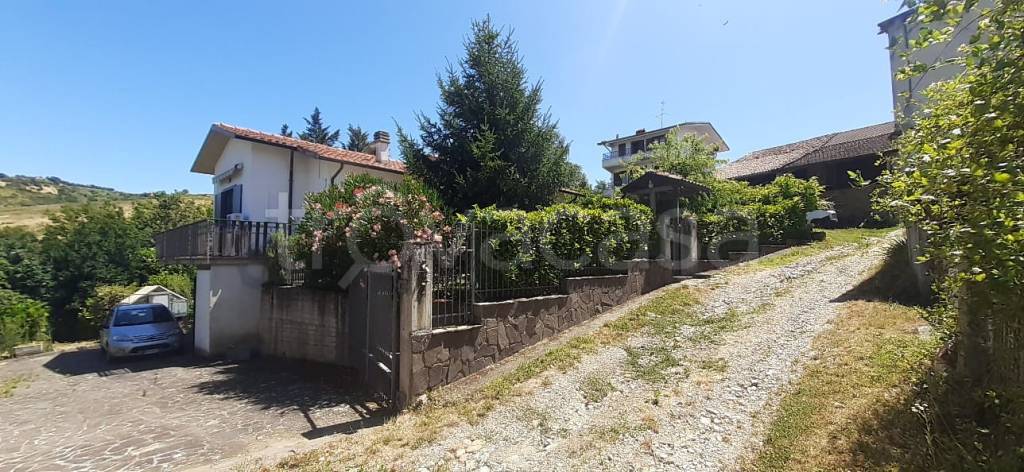 casa indipendente in vendita a Montalto Pavese