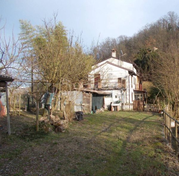 casa indipendente in vendita a Montalto Pavese