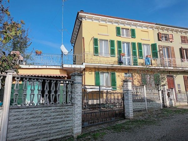 casa indipendente in vendita a Montalto Pavese in zona Cella