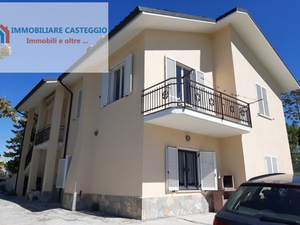 casa indipendente in vendita a Montalto Pavese