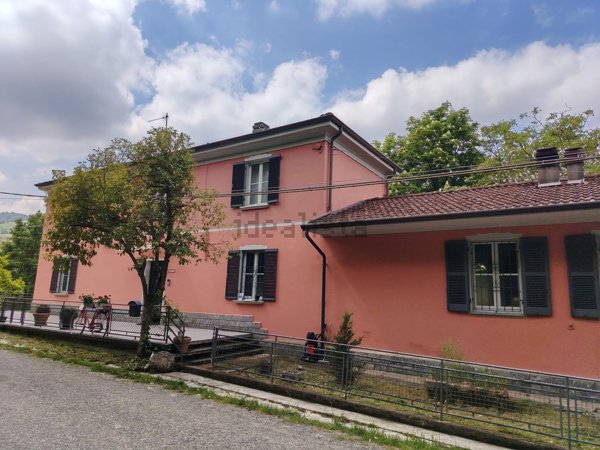 casa indipendente in vendita a Montalto Pavese