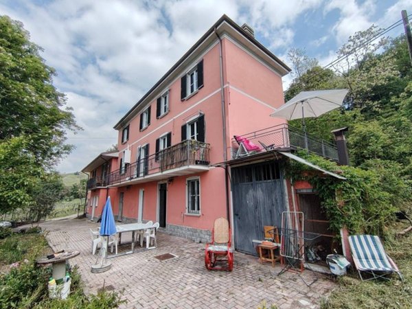casa indipendente in vendita a Montalto Pavese
