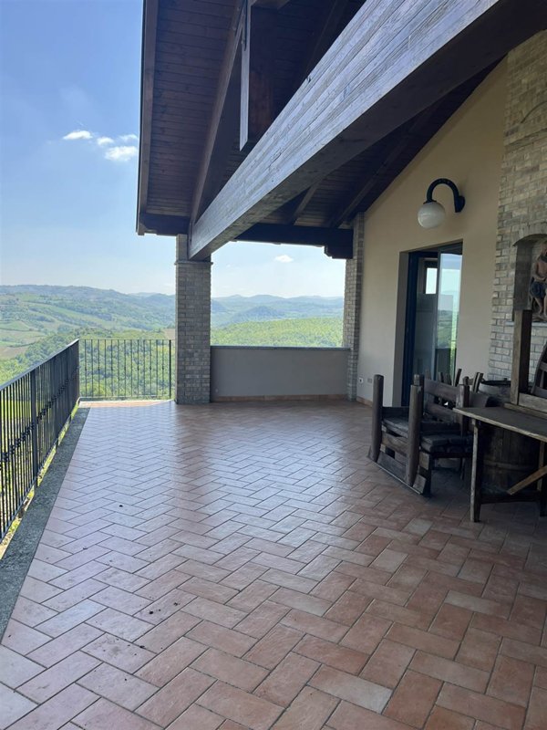 casa indipendente in vendita a Montalto Pavese in zona Pezzolo