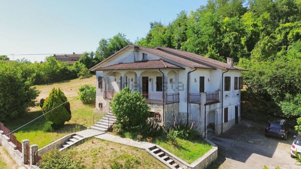 casa indipendente in vendita a Montalto Pavese