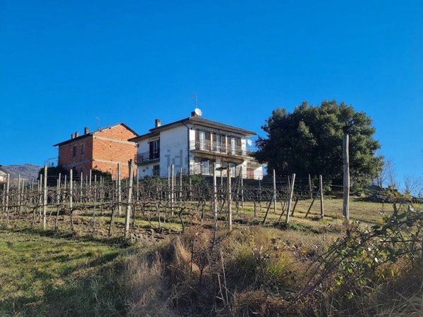casa semindipendente in vendita a Montalto Pavese