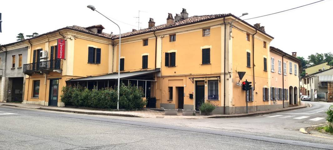 locale commerciale in vendita a Montebello della Battaglia