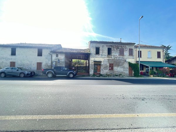 quadrivano in vendita a Montebello della Battaglia in zona Genestrello