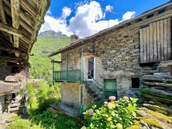 casa indipendente in vendita a Lemie