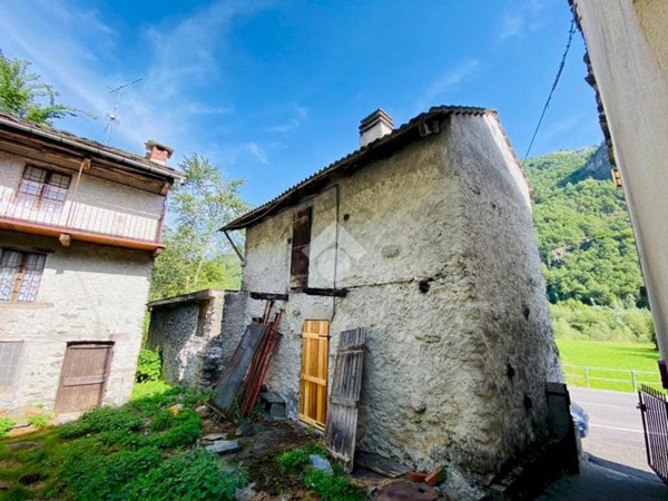 casa indipendente in vendita a Lemie