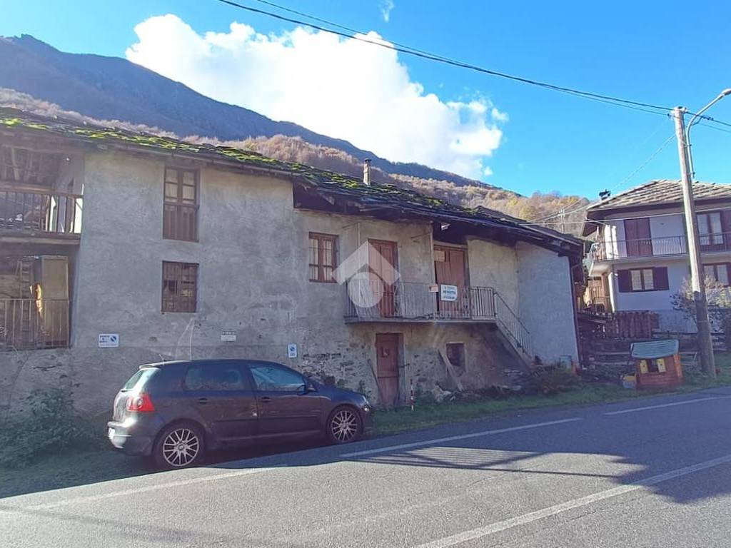 casa semindipendente in vendita a Lemie