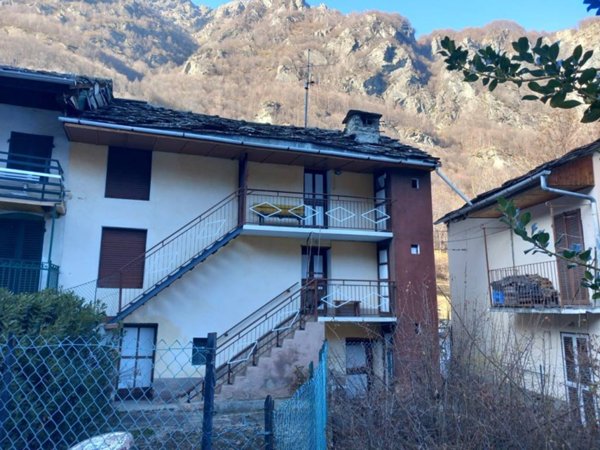 casa indipendente in vendita a Lemie in zona Saletta