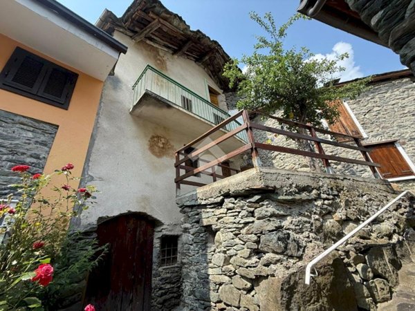 casa indipendente in vendita a Lemie