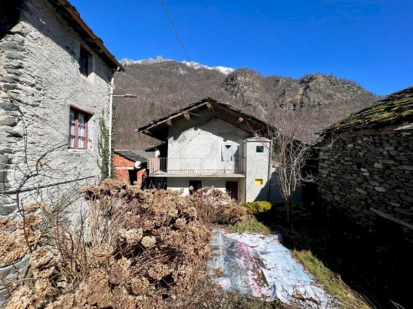 casa semindipendente in vendita a Lemie