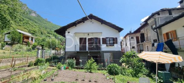 casa indipendente in vendita a Lemie