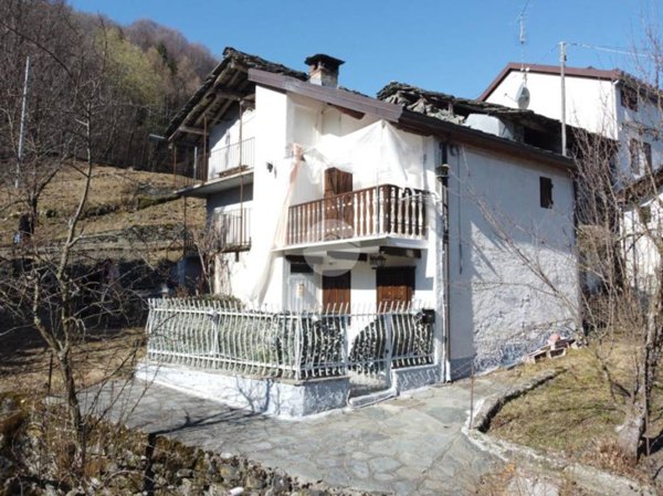 casa semindipendente in vendita a Lemie