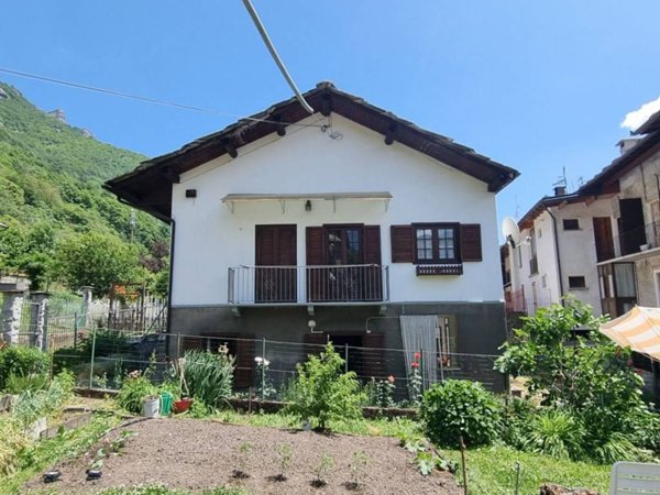 casa indipendente in vendita a Lemie