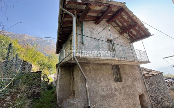 casa indipendente in vendita a Lemie