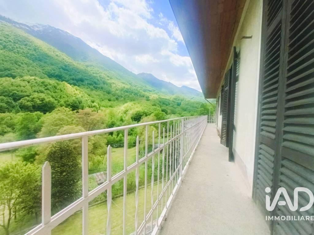 casa indipendente in vendita a Lemie