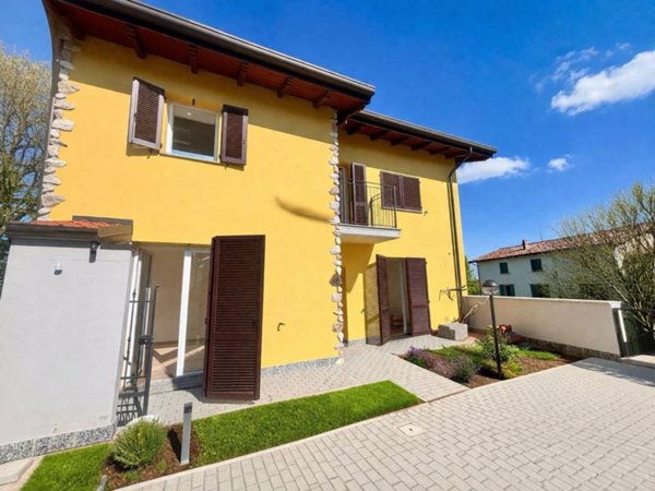 casa indipendente in vendita a Montecalvo Versiggia in zona Crocetta