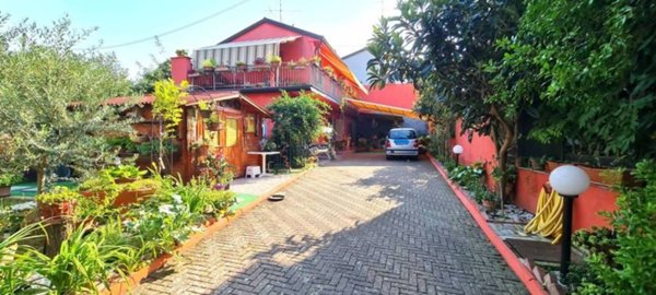casa indipendente in vendita a Montecalvo Versiggia in zona Michelazza