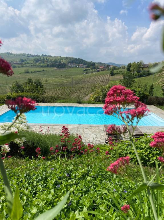 casa indipendente in vendita a Montecalvo Versiggia