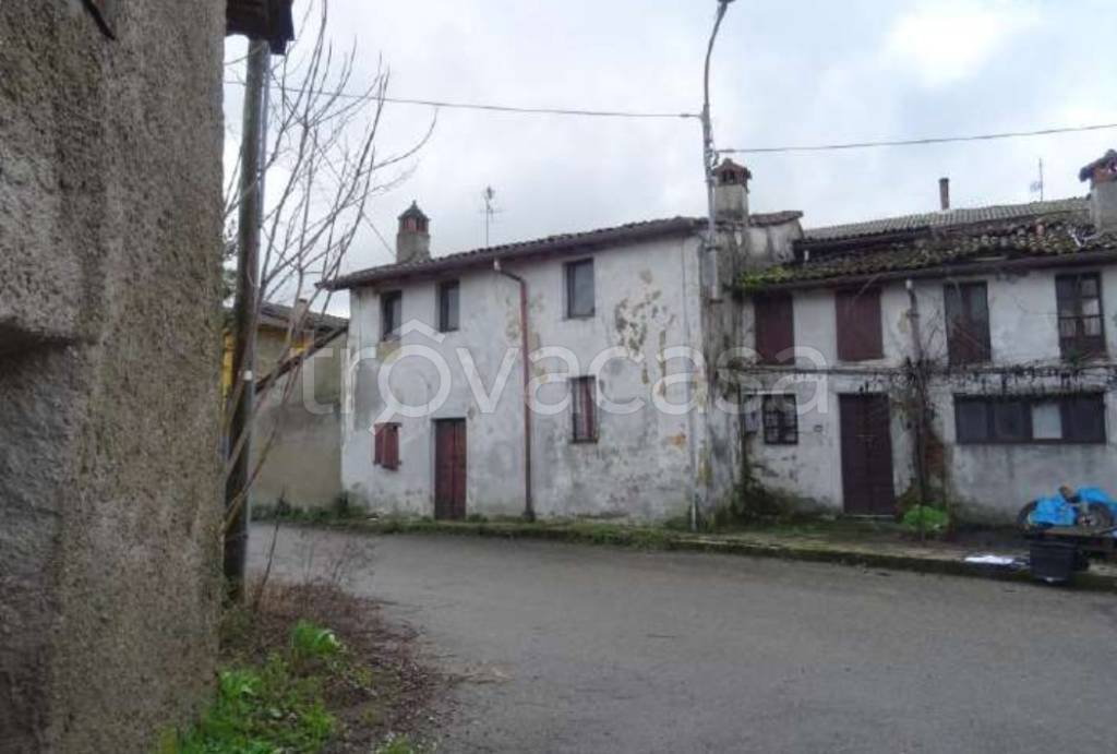 quadrivano in vendita a Montecalvo Versiggia