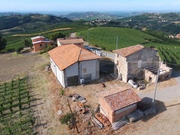 casa indipendente in vendita a Montecalvo Versiggia in zona Bagarello