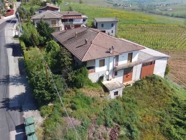 casa indipendente in vendita a Montecalvo Versiggia in zona Francia
